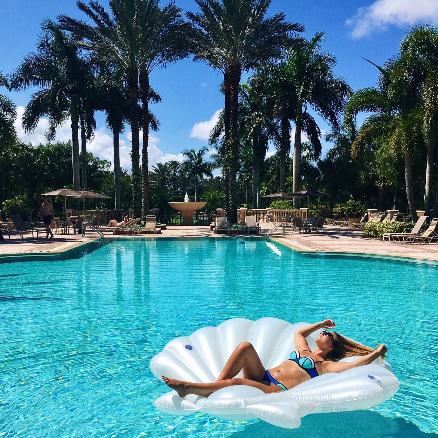Seashell Pool Float Lounger | 81" | Pearlized White | Ocean-Inspired